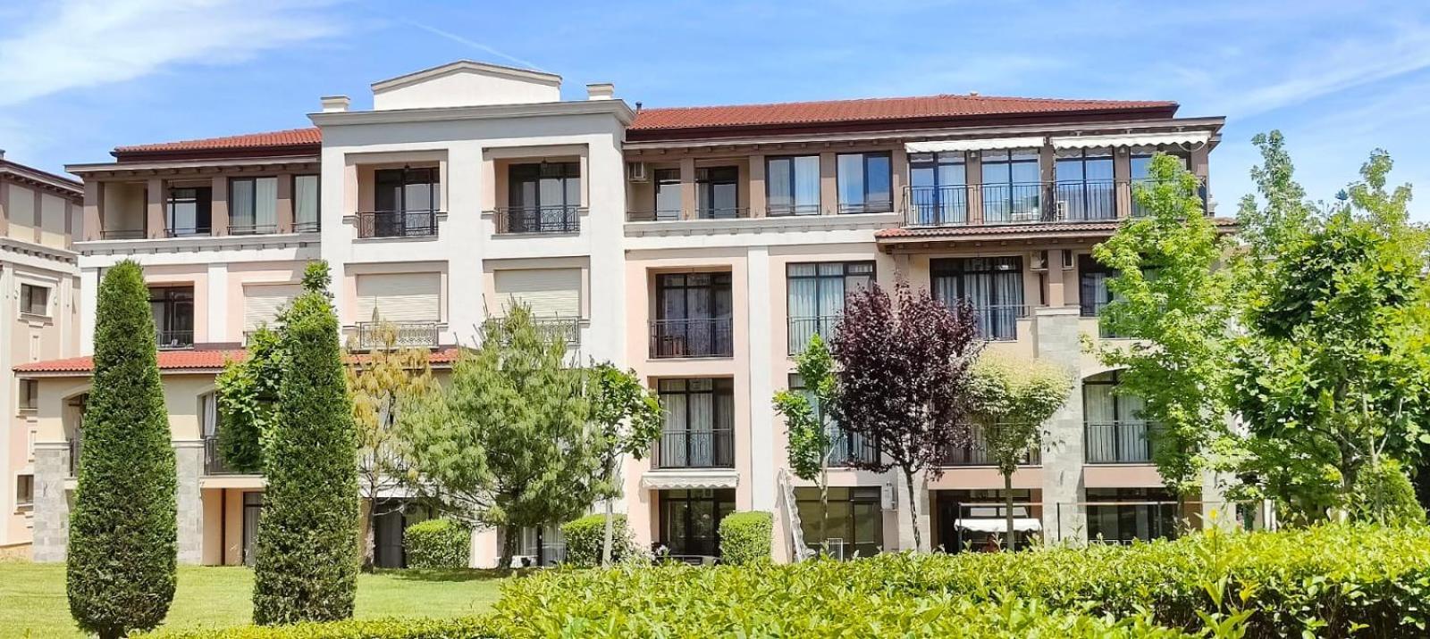 Apartment Life Private *