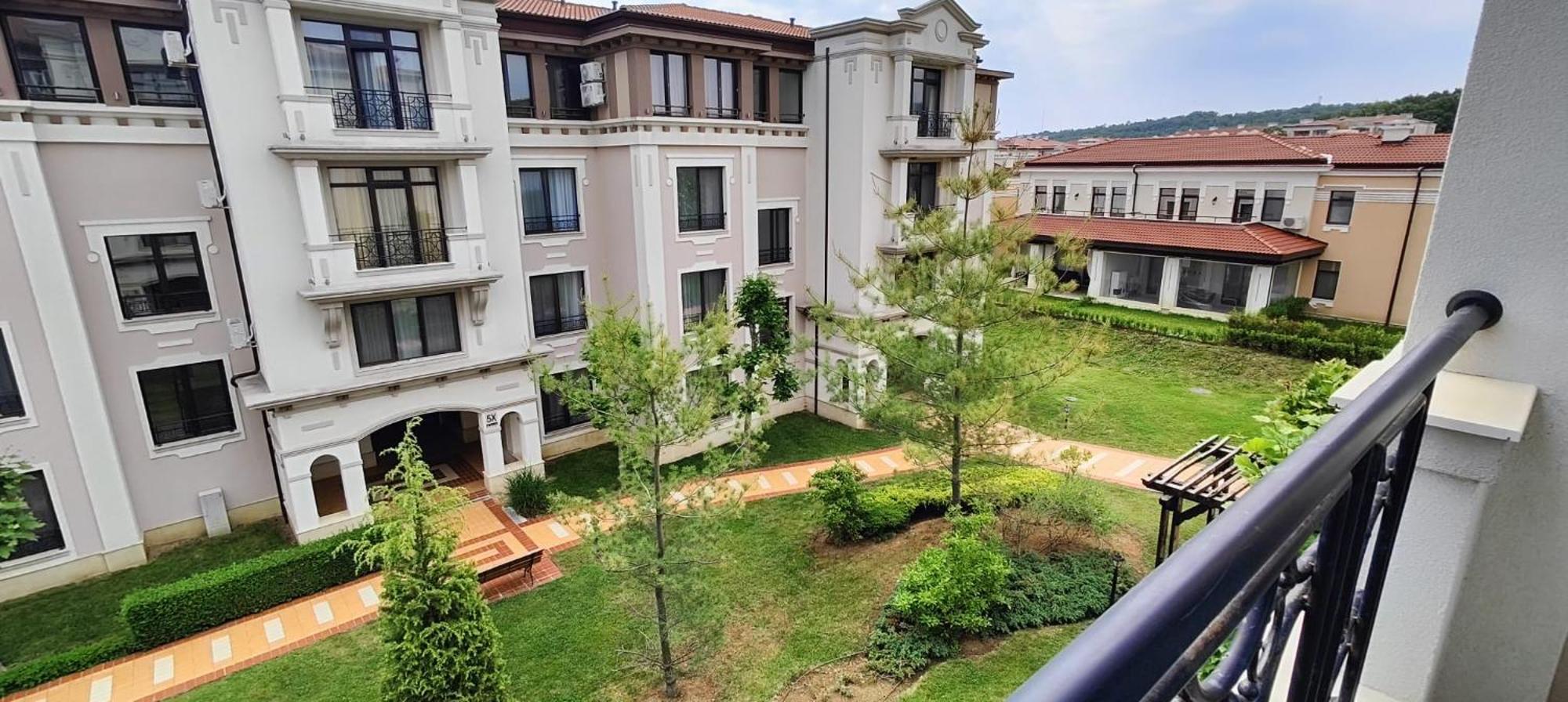 Apartment Life Private